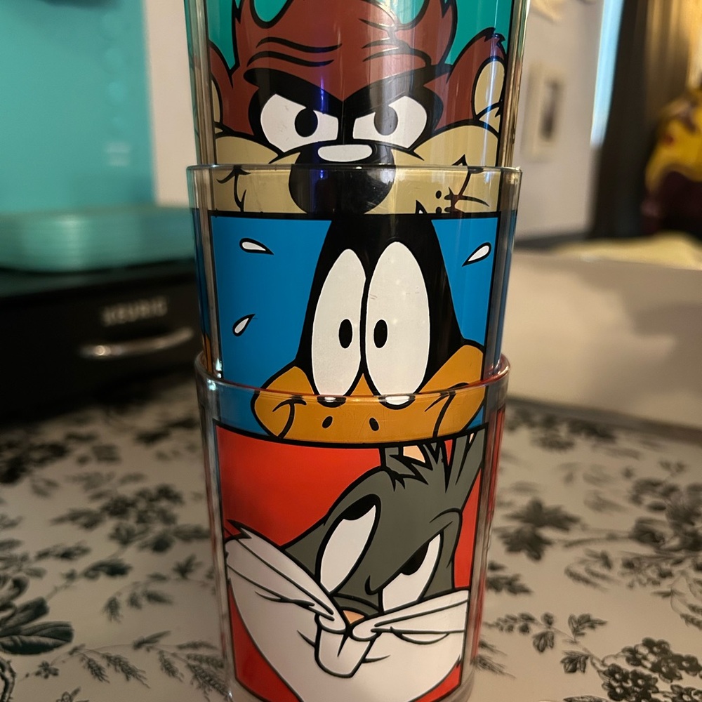 Vintage Looney Tunes Character Tumblers